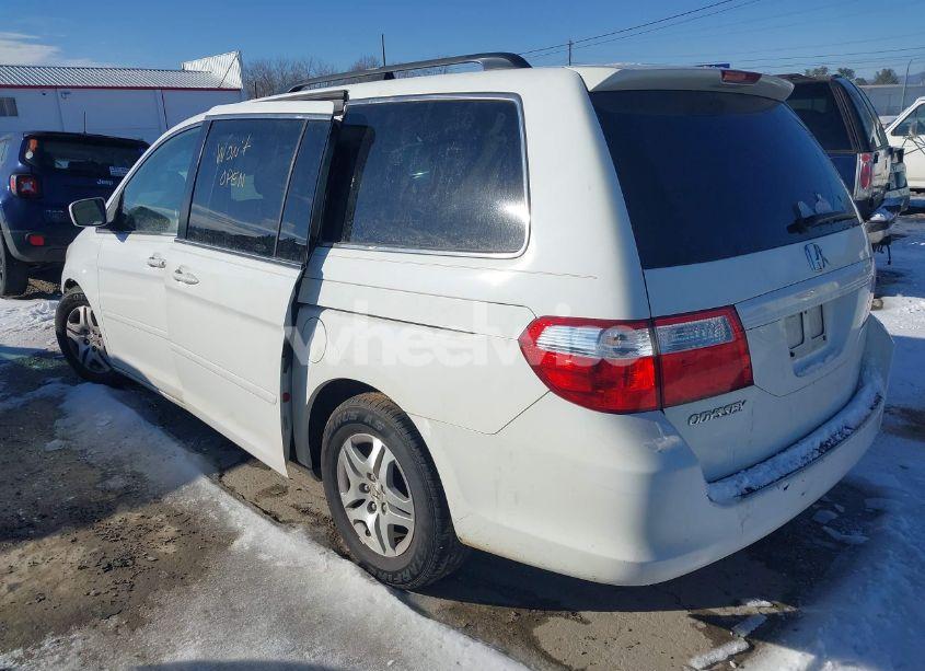 Photo 3 of 2007 Honda Odyssey EX-L (VIN 5FNRL38737B443174)