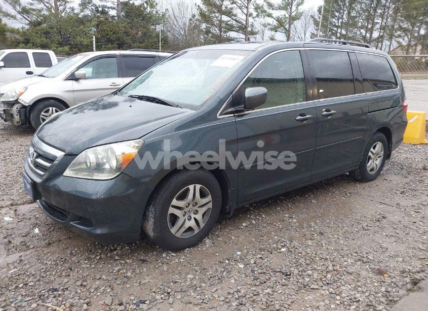 Photo 2 of 2005 Honda Odyssey EX-L (VIN 5FNRL38745B047221)