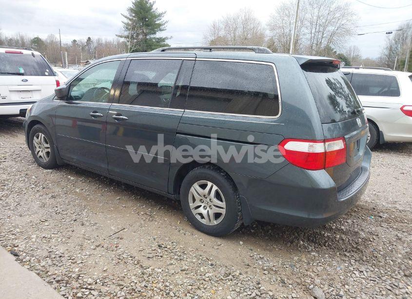 Photo 3 of 2005 Honda Odyssey EX-L (VIN 5FNRL38745B047221)