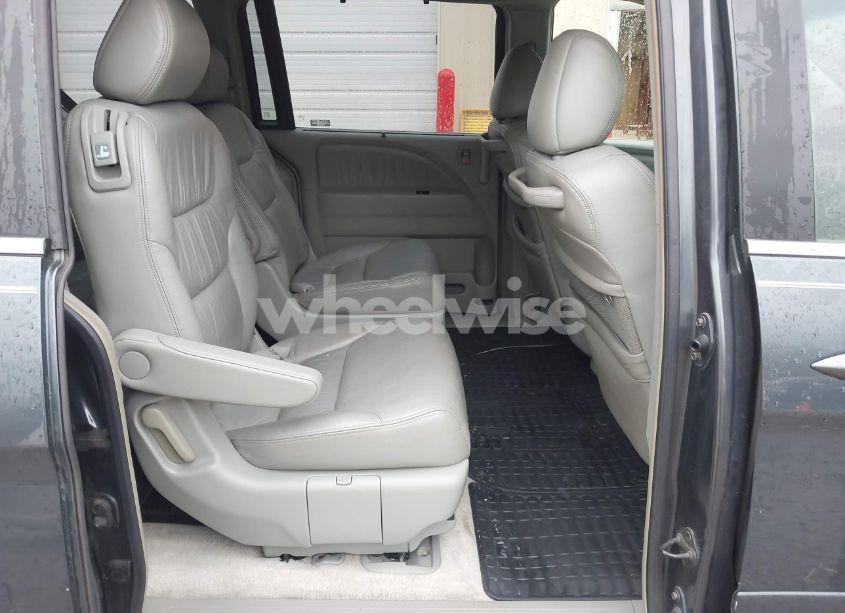 Photo 8 of 2005 Honda Odyssey EX-L (VIN 5FNRL38745B047221)