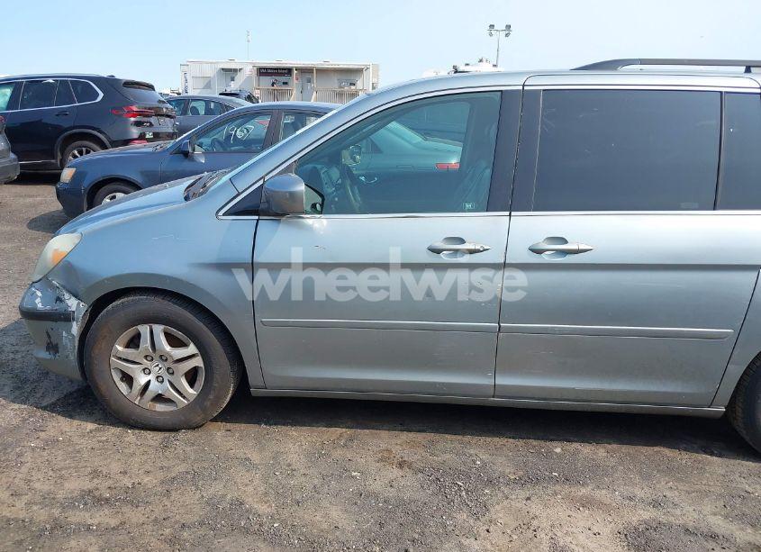 Photo 14 of 2005 Honda Odyssey EX-L (VIN 5FNRL38745B094278)