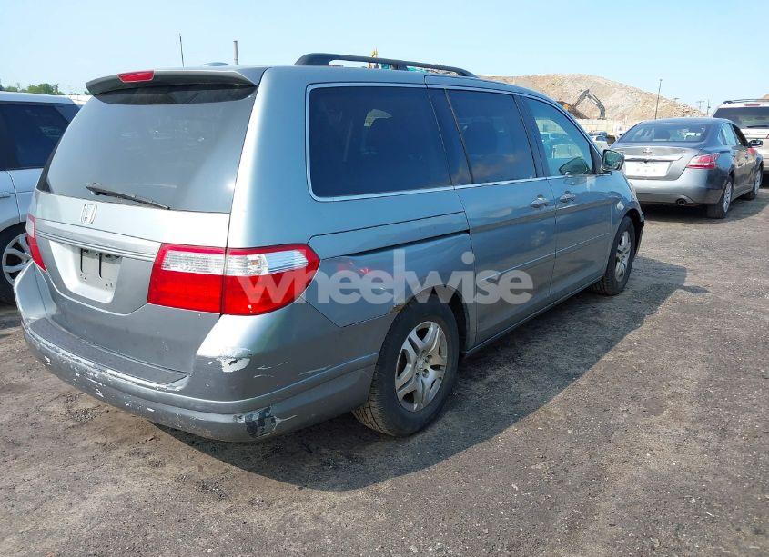 Photo 4 of 2005 Honda Odyssey EX-L (VIN 5FNRL38745B094278)
