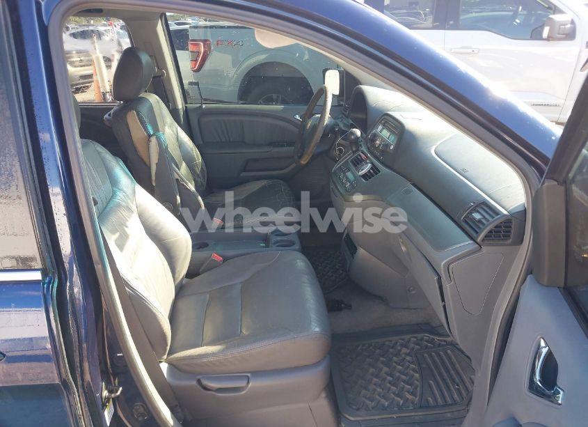 Photo 5 of 2005 Honda Odyssey EX-L (VIN 5FNRL38745B115226)