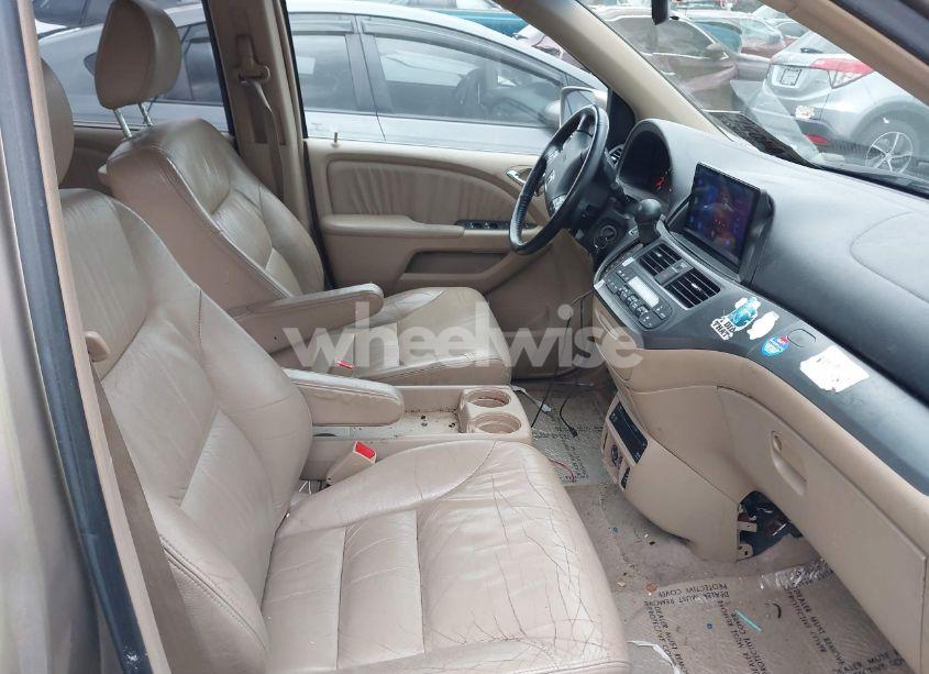 Photo 5 of 2006 Honda Odyssey EX-L (VIN 5FNRL38746B008372)