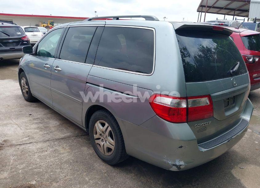 Photo 3 of 2006 Honda Odyssey EX-L (VIN 5FNRL38746B017069)