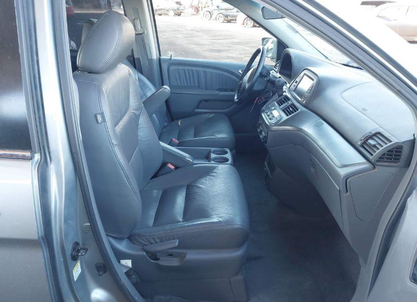 Photo 5 of 2006 Honda Odyssey EX-L (VIN 5FNRL38746B051822)