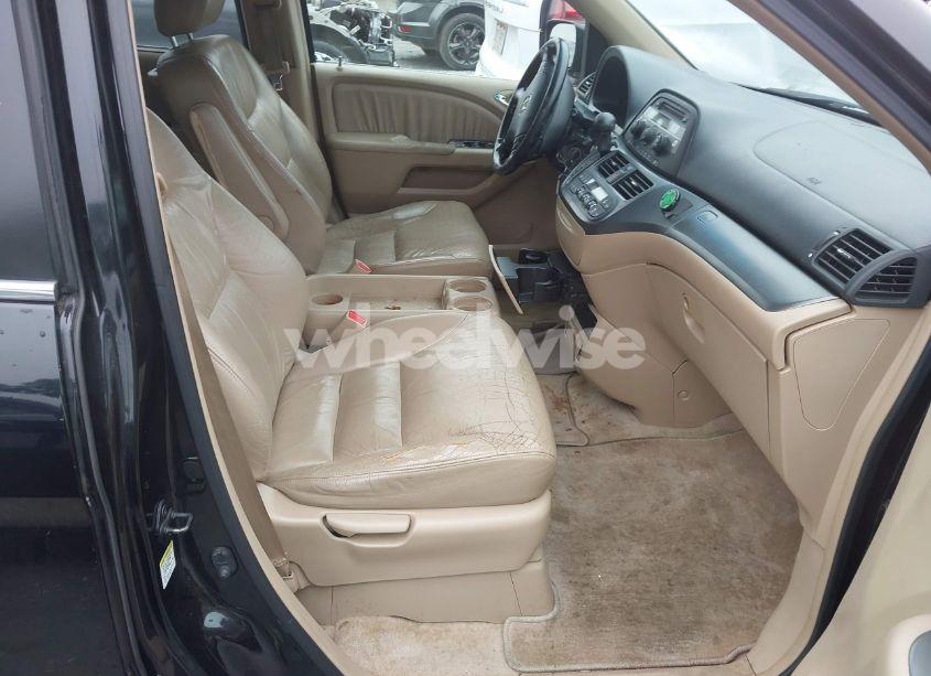 Photo 5 of 2006 Honda Odyssey EX-L (VIN 5FNRL38746B083881)