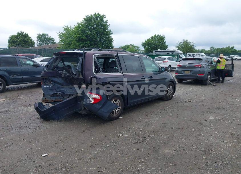 Photo 4 of 2006 Honda Odyssey EX-L (VIN 5FNRL38746B102767)