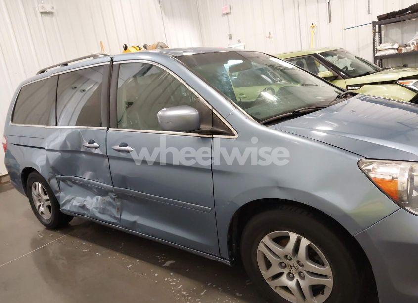 Photo 6 of 2006 Honda Odyssey EX-L (VIN 5FNRL38746B125787)