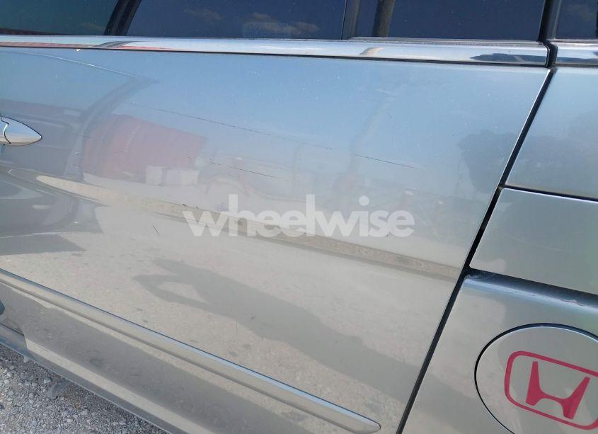 Photo 14 of 2005 Honda Odyssey EX-L (VIN 5FNRL38755B014826)