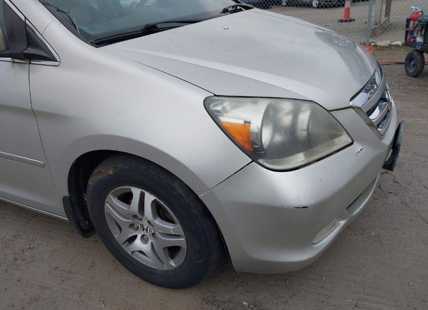 Photo 13 of 2005 Honda Odyssey EX-L (VIN 5FNRL38755B035286)