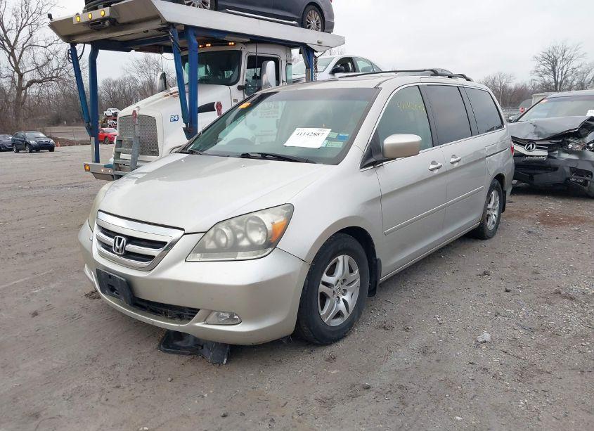 Photo 2 of 2005 Honda Odyssey EX-L (VIN 5FNRL38755B035286)