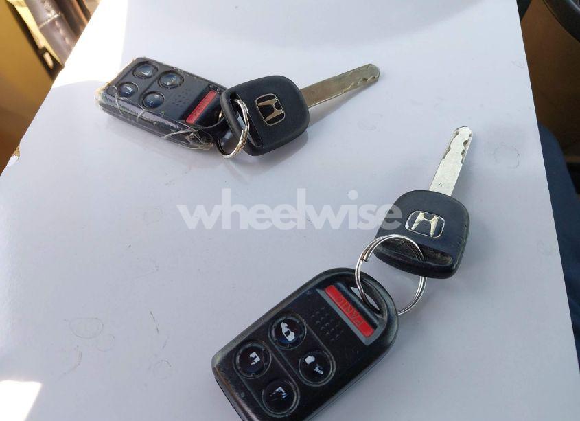 Photo 11 of 2005 Honda Odyssey EX-L (VIN 5FNRL38755B107829)