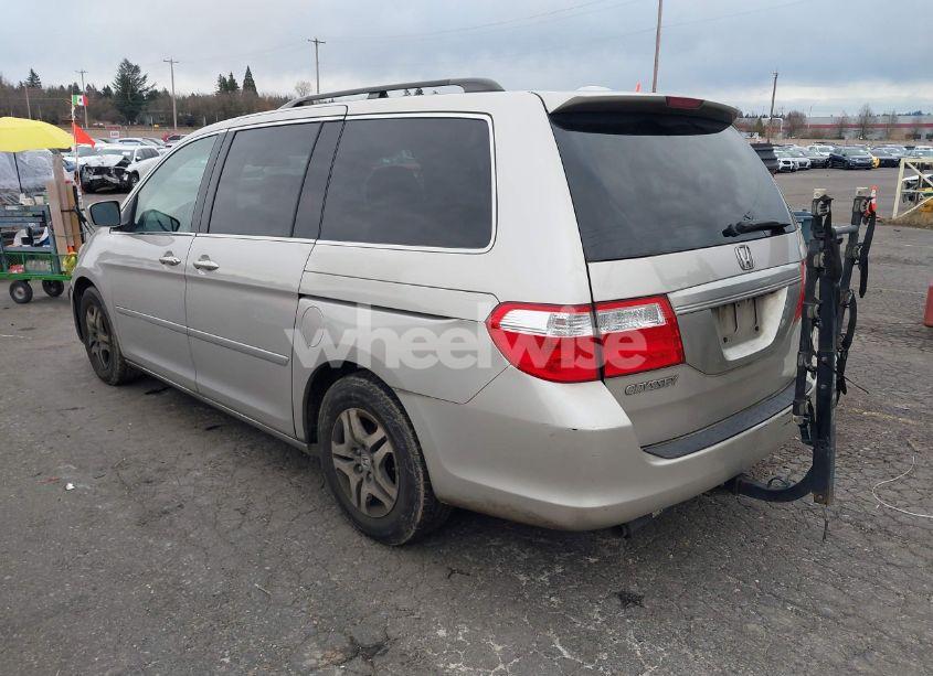 Photo 3 of 2006 Honda Odyssey EX-L (VIN 5FNRL38756B057399)