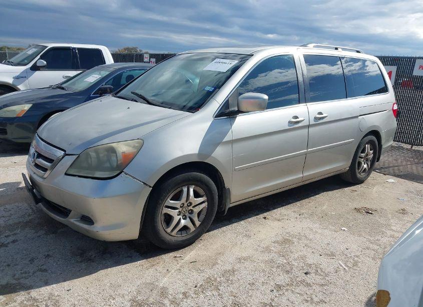 Photo 2 of 2006 Honda Odyssey EX-L (VIN 5FNRL38756B082173)