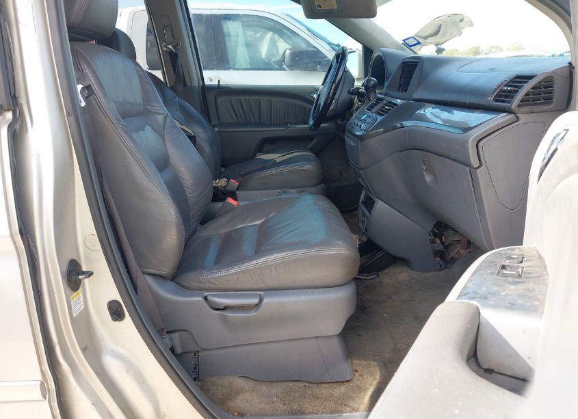 Photo 5 of 2006 Honda Odyssey EX-L (VIN 5FNRL38756B082173)