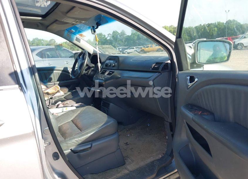 Photo 5 of 2007 Honda Odyssey EX-L (VIN 5FNRL38757B055931)