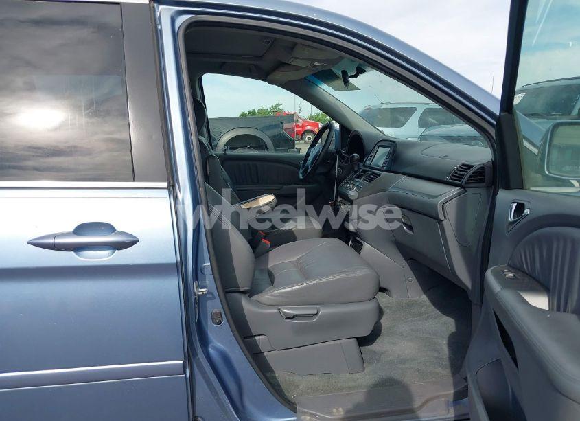 Photo 5 of 2007 Honda Odyssey EX-L (VIN 5FNRL38757B121989)