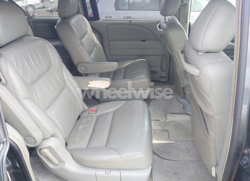 Photo 8 of 2005 Honda Odyssey EX-L (VIN 5FNRL38765B070922)