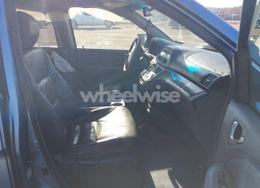 Photo 5 of 2005 Honda Odyssey EX-L (VIN 5FNRL38765B076591)