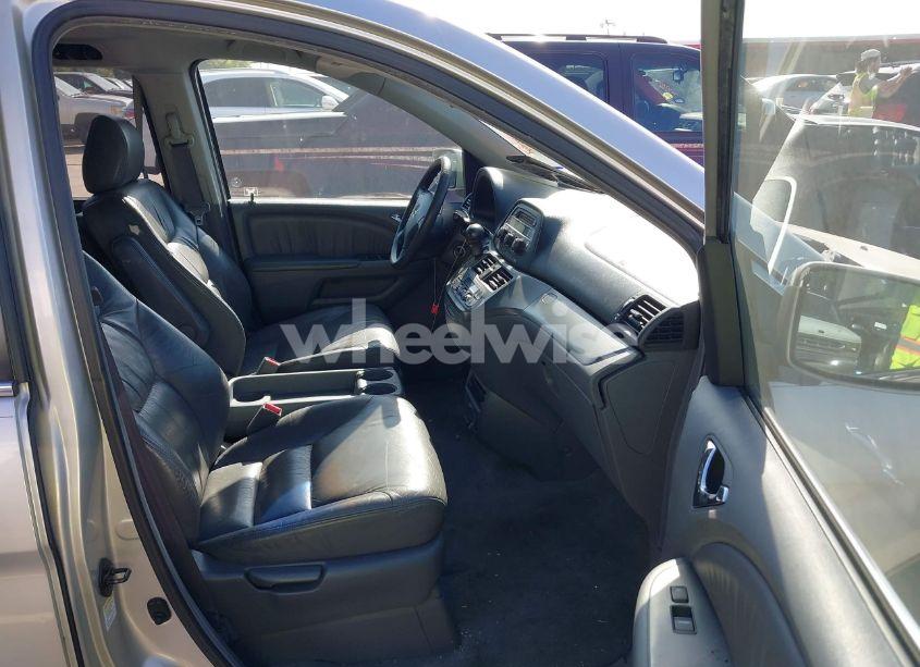 Photo 5 of 2005 Honda Odyssey EX-L (VIN 5FNRL38765B090510)