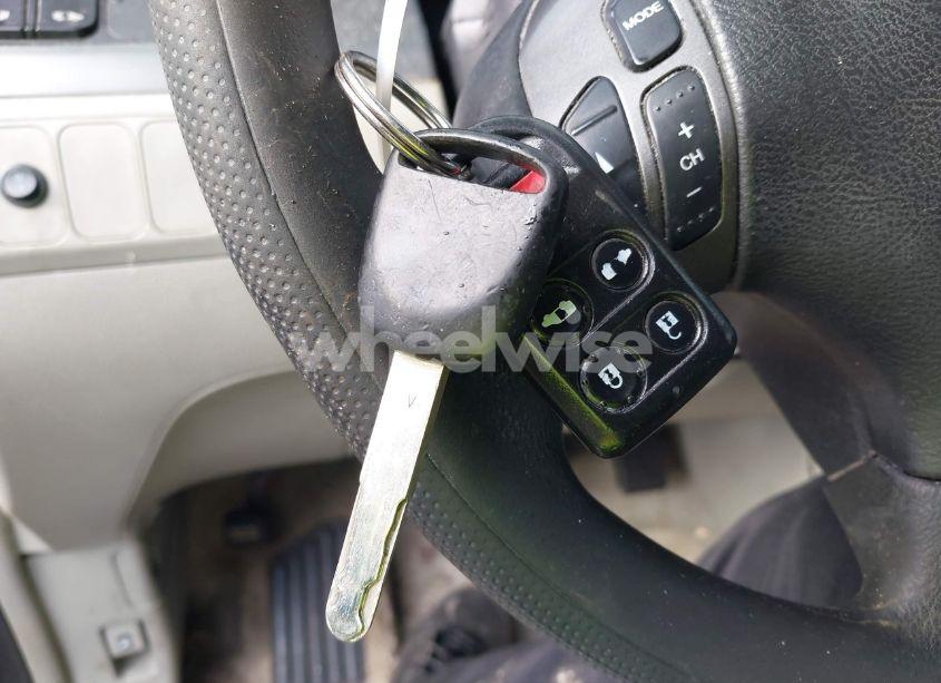 Photo 11 of 2005 Honda Odyssey EX-L (VIN 5FNRL38765B093794)