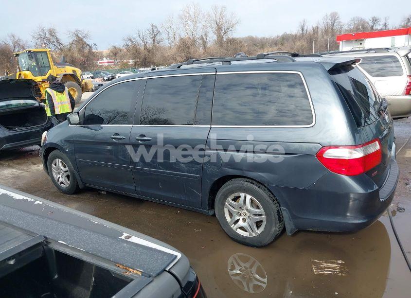 Photo 15 of 2005 Honda Odyssey EX-L (VIN 5FNRL38765B093794)