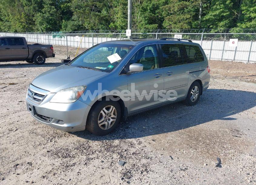Photo 2 of 2005 Honda Odyssey EX-L (VIN 5FNRL38765B095027)