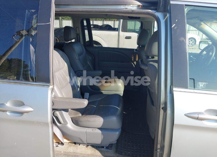 Photo 8 of 2005 Honda Odyssey EX-L (VIN 5FNRL38765B095027)