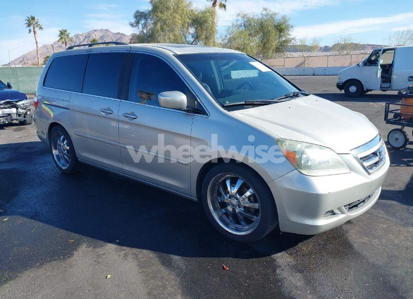 2005 Honda Odyssey EX-L (VIN 5FNRL38765B101280) main photo