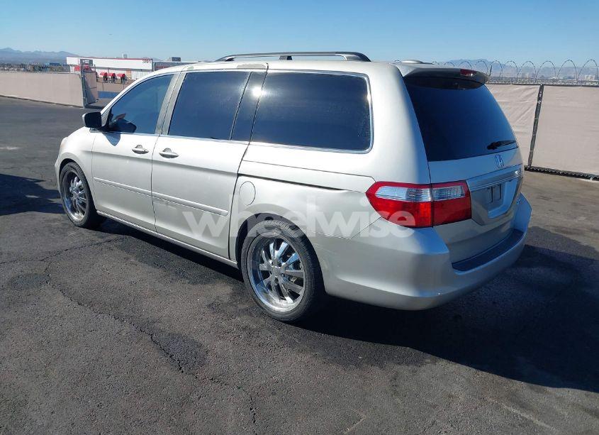 Photo 3 of 2005 Honda Odyssey EX-L (VIN 5FNRL38765B101280)