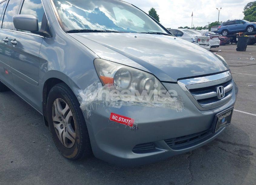 Photo 6 of 2005 Honda Odyssey EX-L (VIN 5FNRL38765B103871)