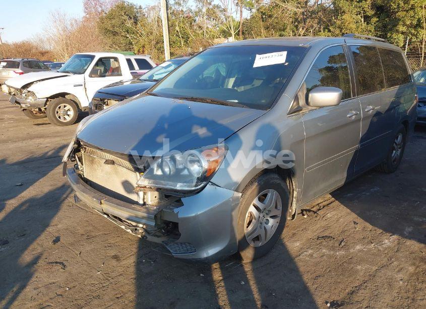 Photo 2 of 2005 Honda Odyssey EX-L (VIN 5FNRL38765B128382)
