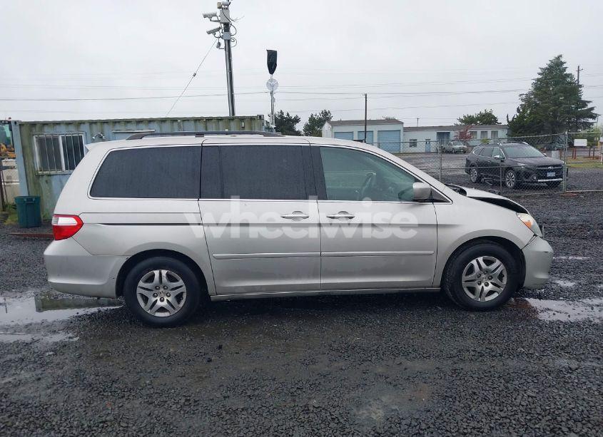 Photo 14 of 2005 Honda Odyssey EX-L (VIN 5FNRL38765B135073)