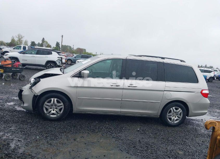 Photo 15 of 2005 Honda Odyssey EX-L (VIN 5FNRL38765B135073)