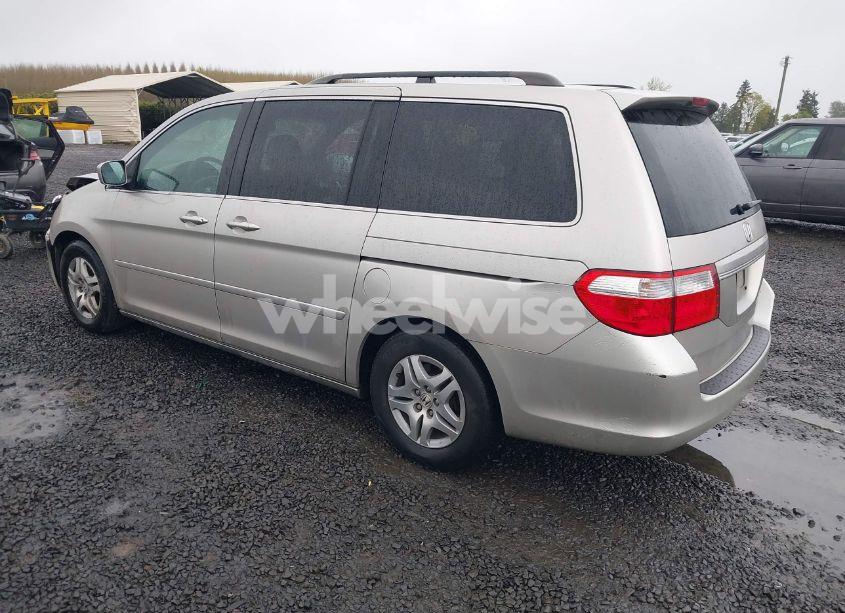 Photo 3 of 2005 Honda Odyssey EX-L (VIN 5FNRL38765B135073)
