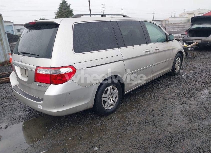 Photo 4 of 2005 Honda Odyssey EX-L (VIN 5FNRL38765B135073)