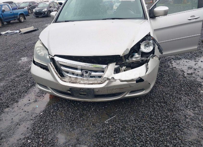 Photo 6 of 2005 Honda Odyssey EX-L (VIN 5FNRL38765B135073)