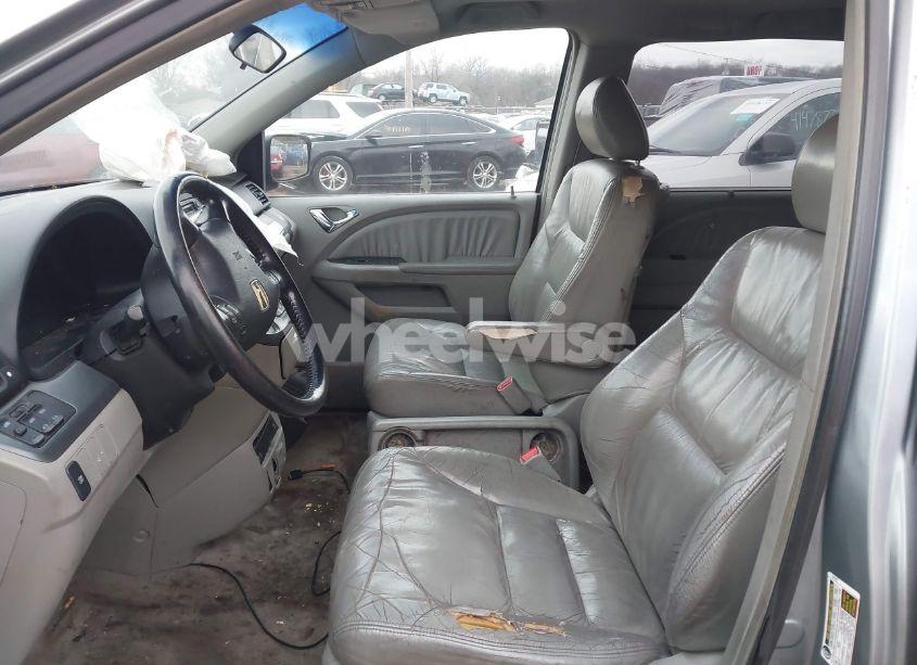 Photo 8 of 2006 Honda Odyssey EX-L (VIN 5FNRL38766B002458)