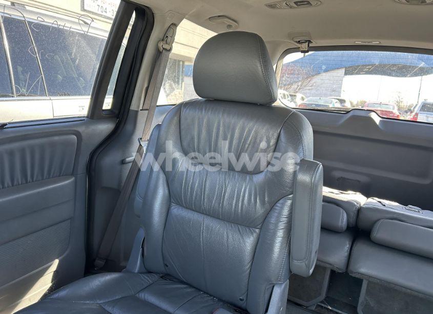 Photo 8 of 2007 Honda Odyssey (VIN 5FNRL38767B138445)