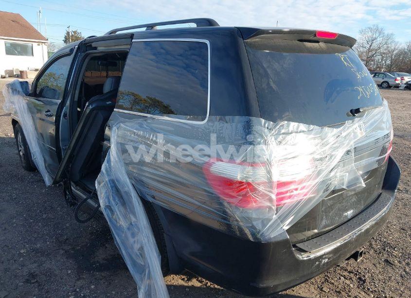 Photo 3 of 2005 Honda Odyssey EX-L (VIN 5FNRL38775B035905)