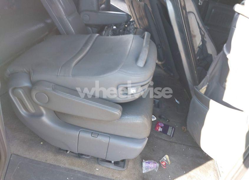 Photo 8 of 2005 Honda Odyssey EX-L (VIN 5FNRL38775B035905)