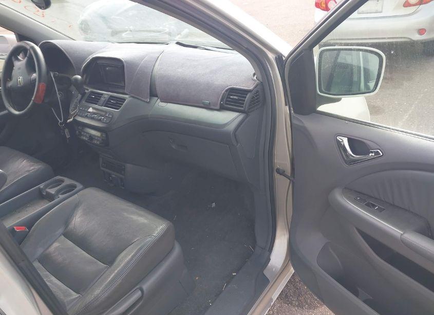 Photo 5 of 2005 Honda Odyssey EX-L (VIN 5FNRL38775B126334)