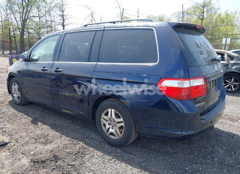 Photo 3 of 2006 Honda Odyssey EX-L (VIN 5FNRL38776B027305)
