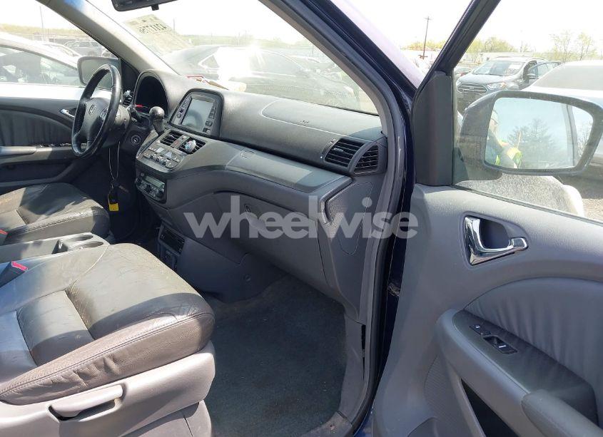 Photo 5 of 2006 Honda Odyssey EX-L (VIN 5FNRL38776B027305)