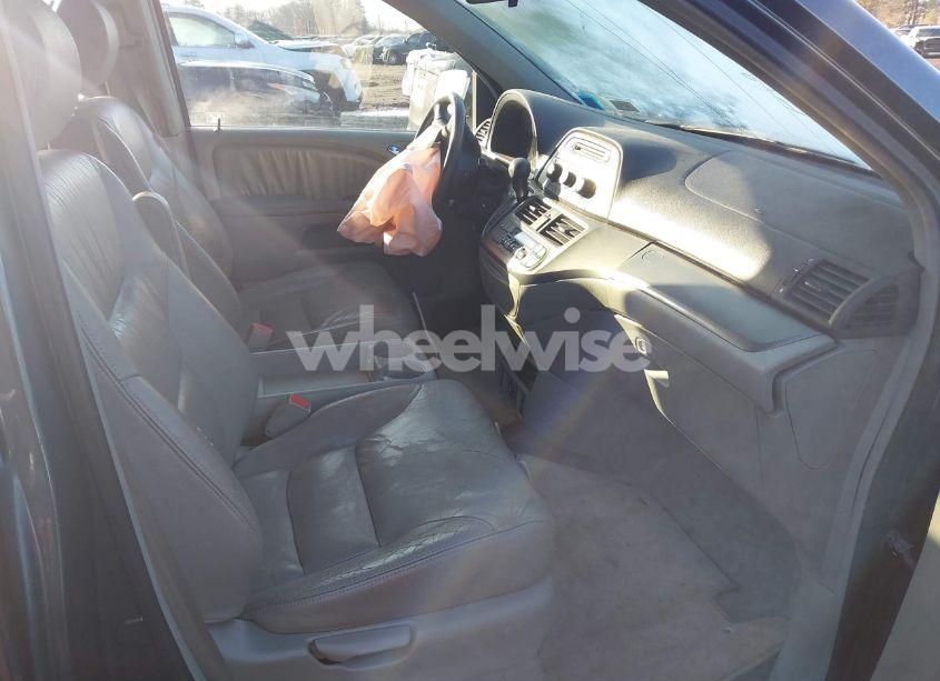 Photo 5 of 2006 Honda Odyssey EX-L (VIN 5FNRL38776B442043)