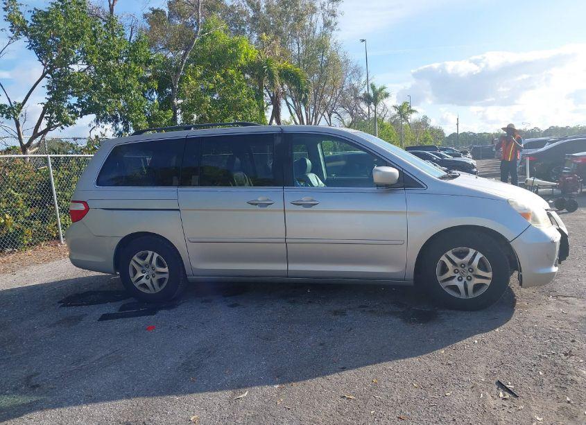 Photo 13 of 2007 Honda Odyssey EX-L (VIN 5FNRL38777B107883)