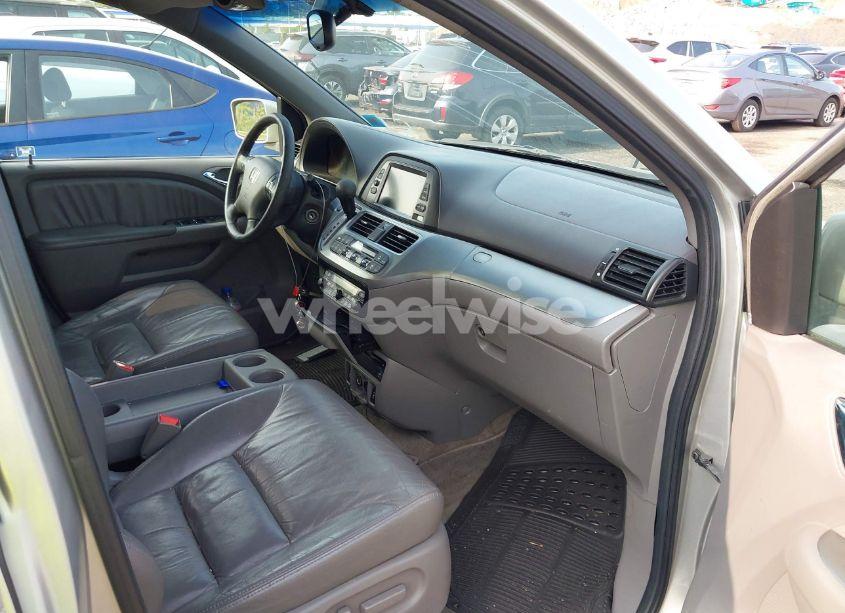 Photo 5 of 2009 Honda Odyssey EX-L (VIN 5FNRL38779B027745)