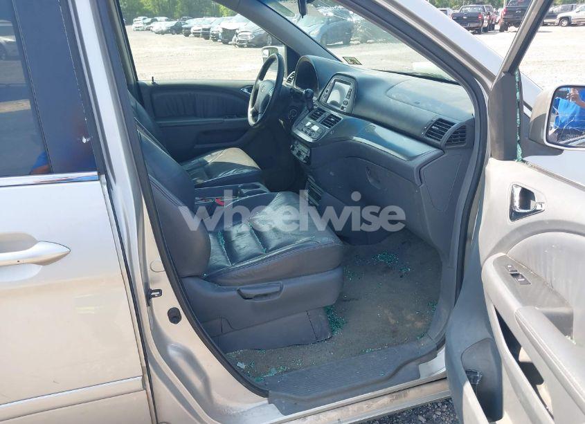 Photo 5 of 2005 Honda Odyssey EX-L (VIN 5FNRL38785B036142)