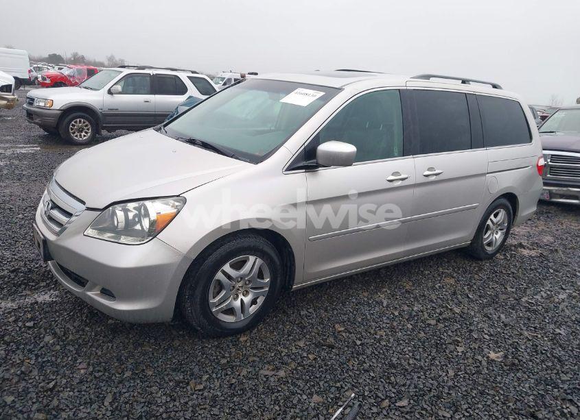 Photo 2 of 2005 Honda Odyssey EX-L (VIN 5FNRL38785B052549)